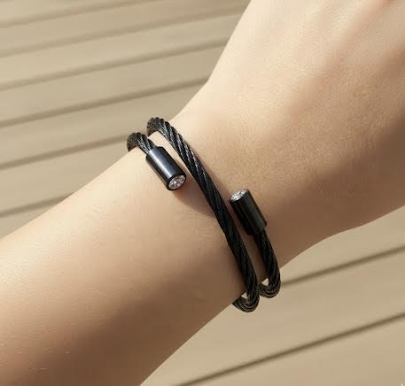 BG003B B.Tiff Double Wrapped Cable Black Bangle Bracelet