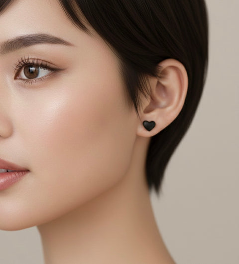 ER005B B.Tiff Black Heart Stud Earrings