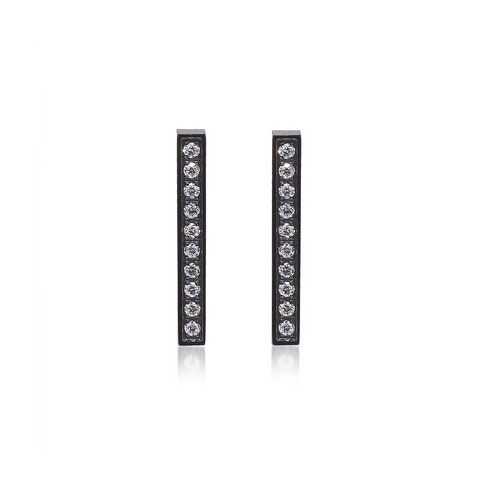 ER107B B.Tiff Black 9-Stone Short Bar Earrings