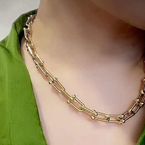 C525G B.Tiff Gold Horseshoe Link Chain Necklace